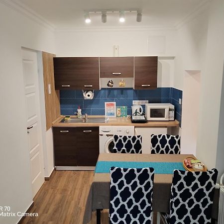 2 Rooms Retro Guesthouse In A Silent Garden 베체스 외부 사진