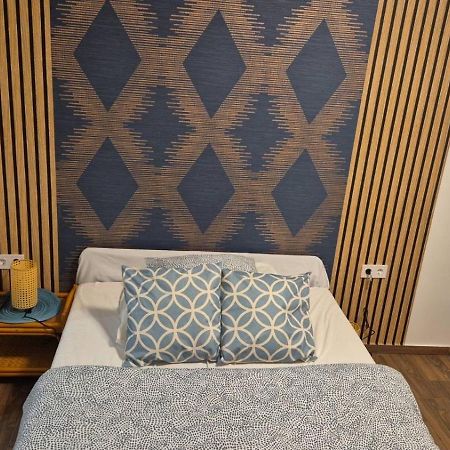 2 Rooms Retro Guesthouse In A Silent Garden 베체스 외부 사진
