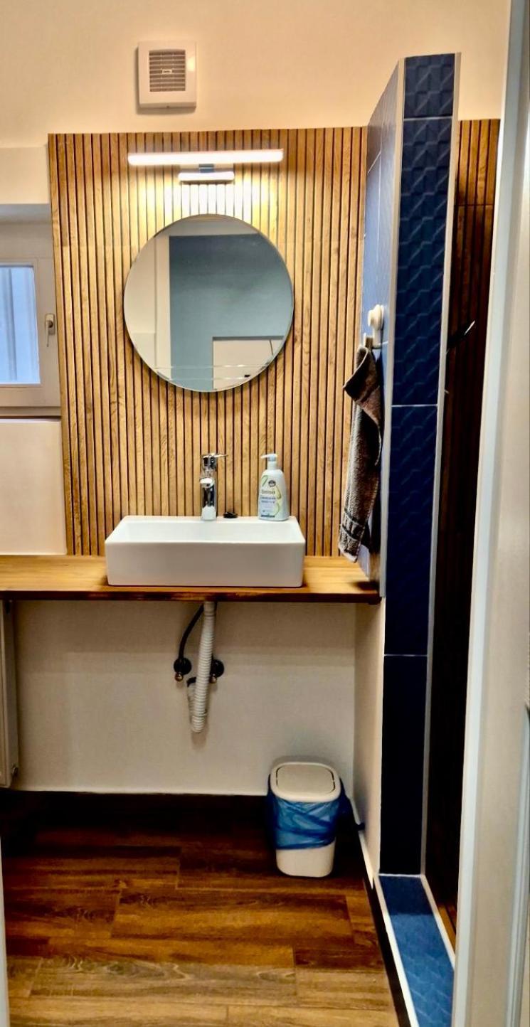 2 Rooms Retro Guesthouse In A Silent Garden 베체스 외부 사진