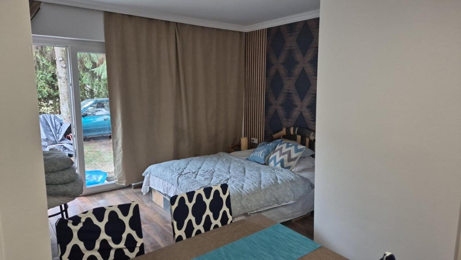 2 Rooms Retro Guesthouse In A Silent Garden 베체스 외부 사진