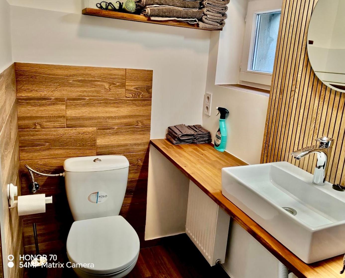 2 Rooms Retro Guesthouse In A Silent Garden 베체스 외부 사진
