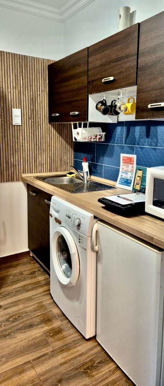 2 Rooms Retro Guesthouse In A Silent Garden 베체스 외부 사진